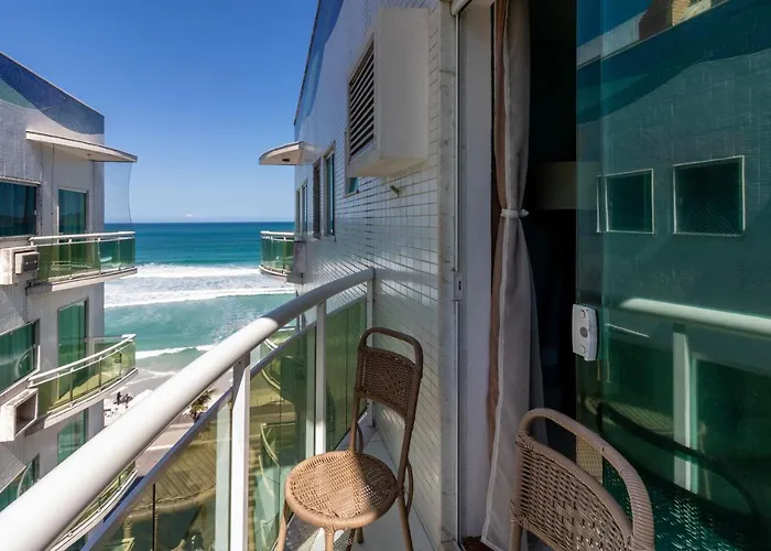 Vista mar, banheira gigante e churrasqueira, pe na areia, ao lado hotel malibu